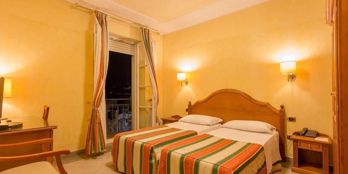 Mariano IV Palace Hotel โอริสตาโน ภายนอก รูปภาพ