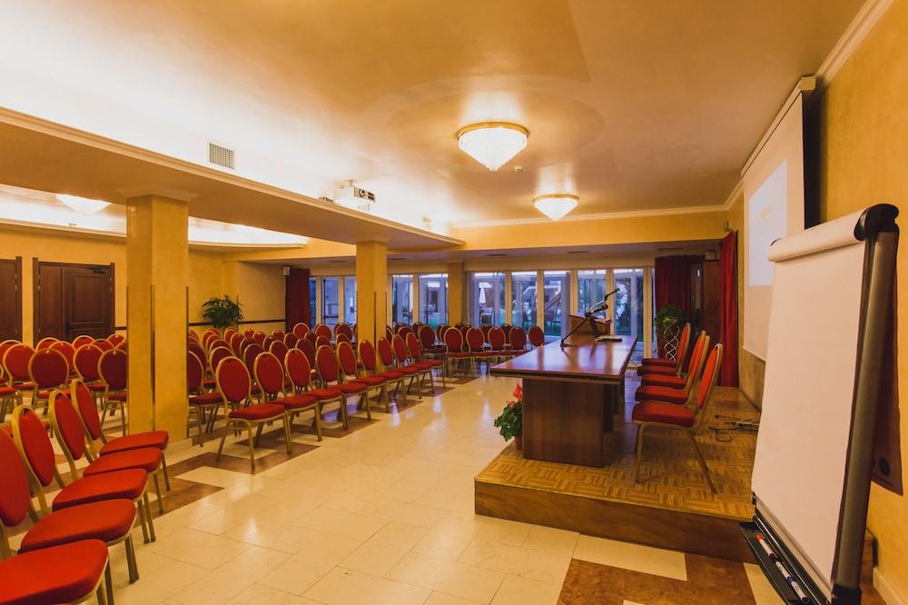 Mariano IV Palace Hotel โอริสตาโน ภายนอก รูปภาพ